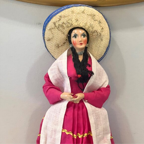Vintage 1950s Doll Mexican Senorita Lady Sombrero Folk Art Souvenir Hard Plastic - Picture 3 of 10